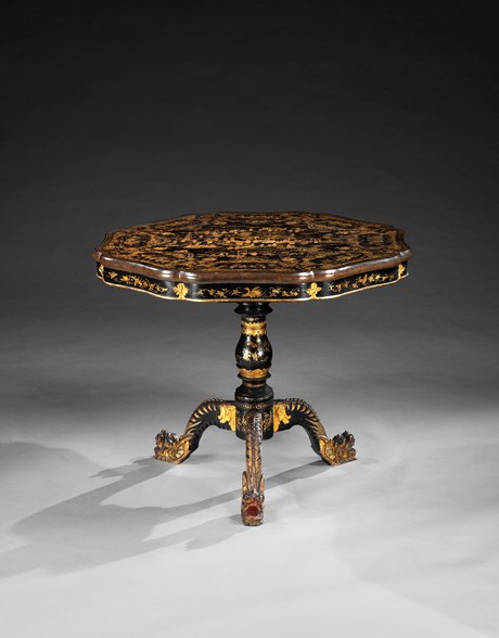 A PARTICULARLY FINE EARLY NINETEENTH CENTURY CHINESE EXPORT LACQUER CENTRE TABLE
