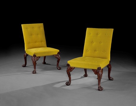 A PAIR OF GEROGE II WALNUT SIDE CHAIRS  Attributed to Giles Grendey